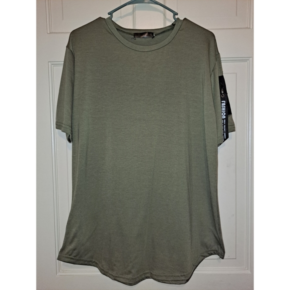 fashion Tops - Green athletic top with sleeve pocket size Medium shirt